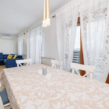 Mediteran アパート