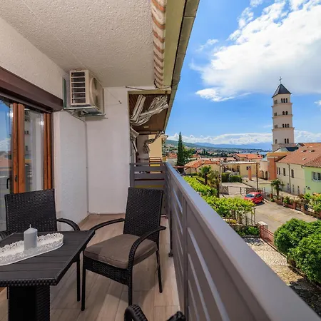 Mediteran アパート