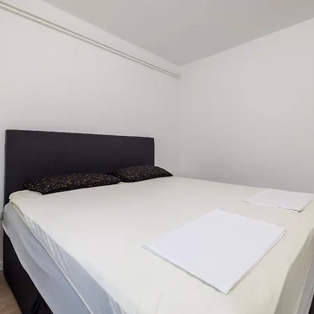 Mediteran * ツリクヴェニツァ